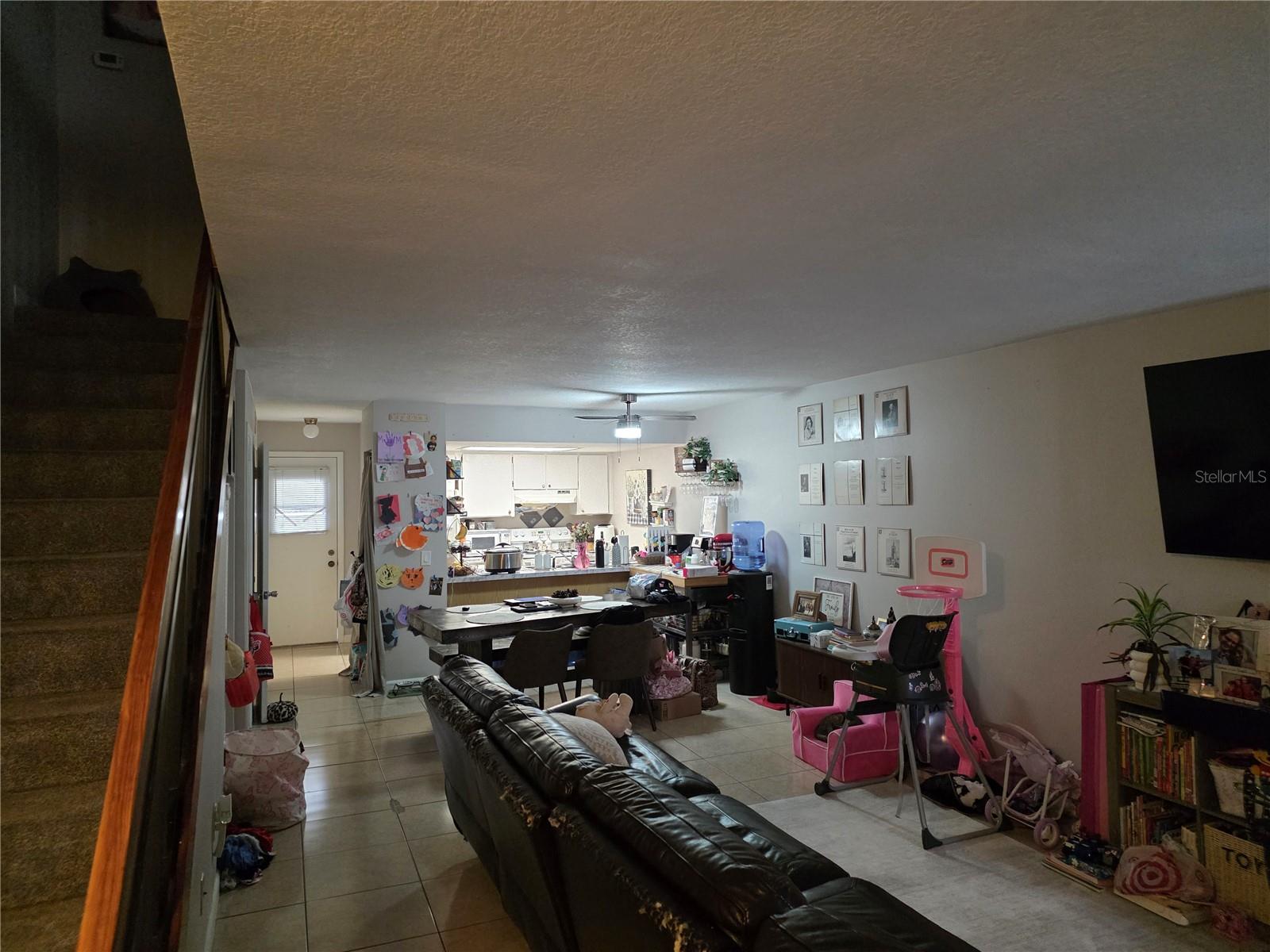 4823 W Mcelroy Ave #d211 Property Photo 2