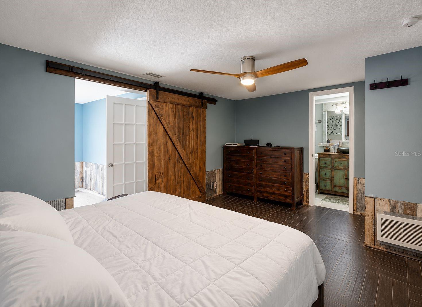TB8531647 Property Photo 4