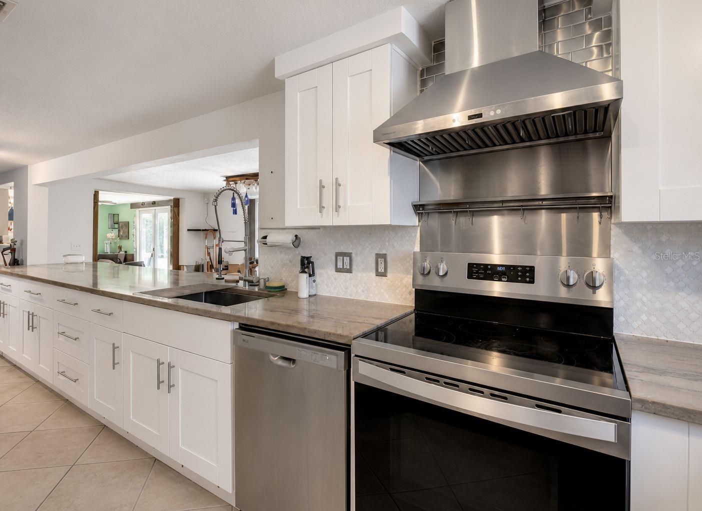 TB8531647 Property Photo 7