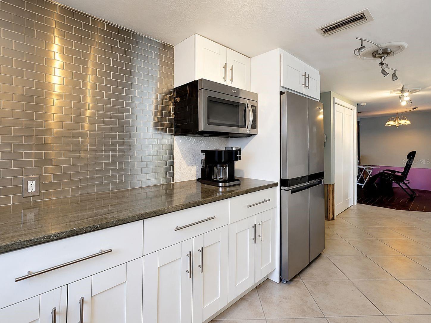 TB8531647 Property Photo 8