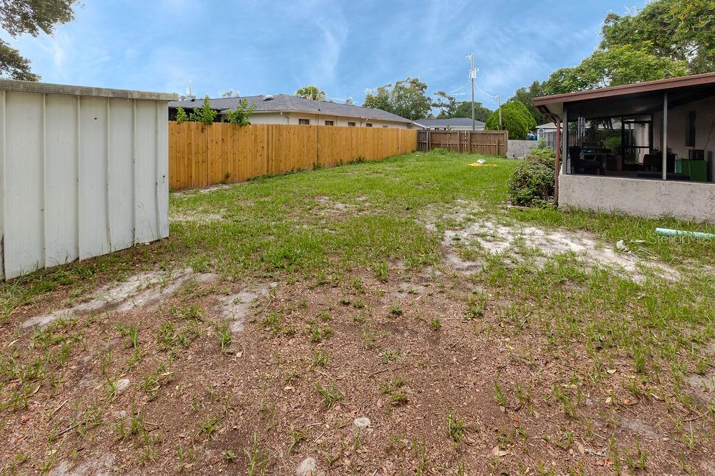 1042 Tryon Cir Property Photo 24