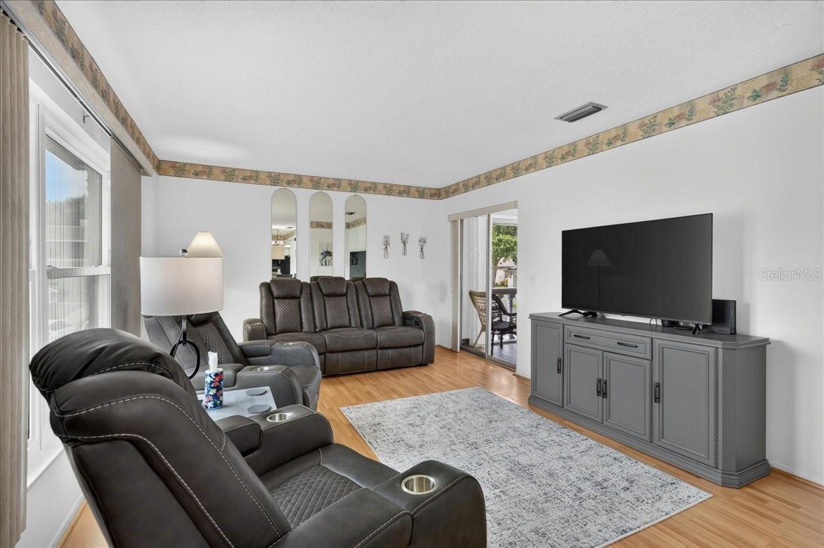 1250 S Pinellas Ave #1008 Property Photo 8