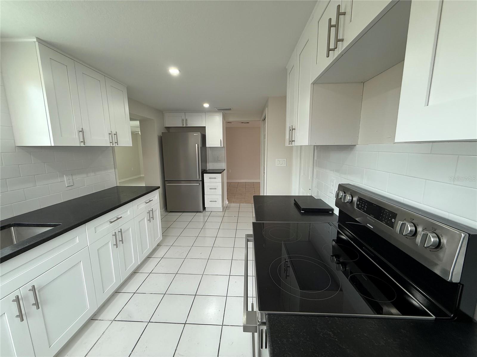 5241 Sparrow Dr Property Photo 4