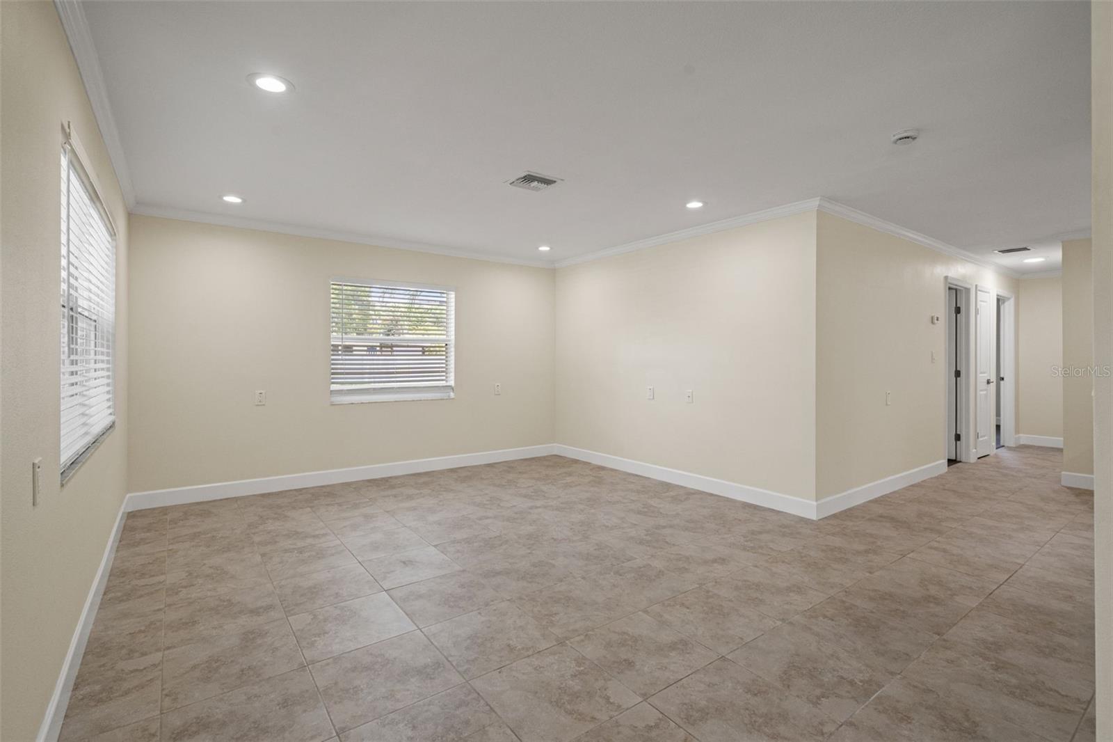 4247 Helena St Ne Property Photo 11