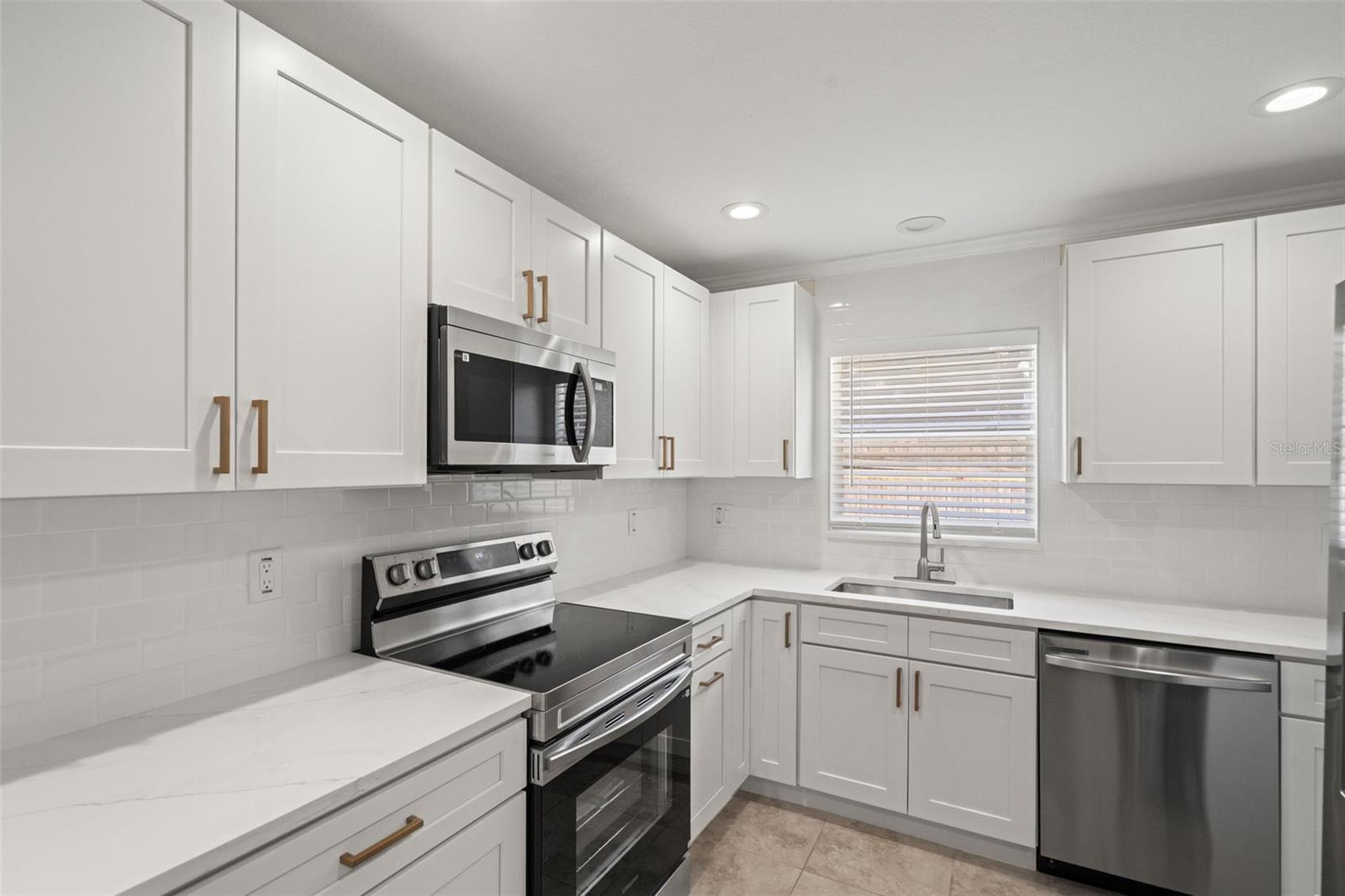 4247 Helena St Ne Property Photo 14
