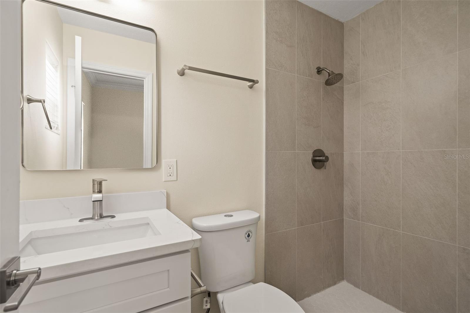 4247 Helena St Ne Property Photo 21