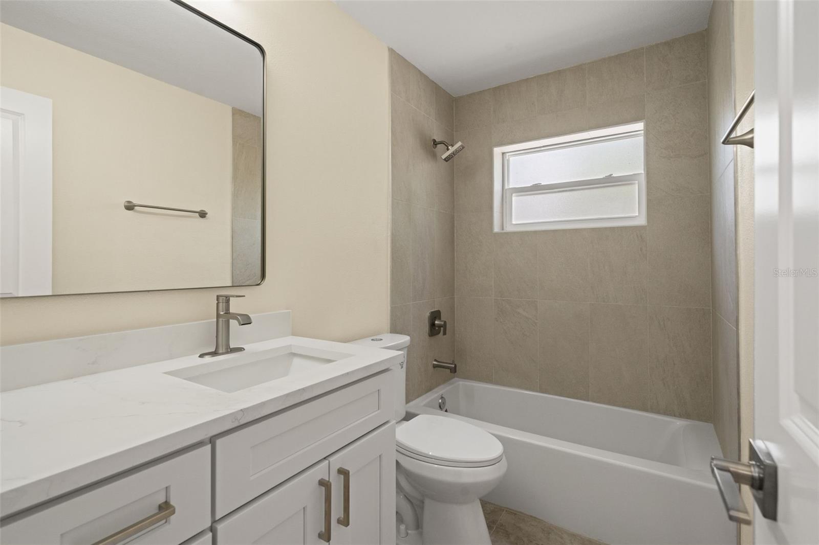 4247 Helena St Ne Property Photo 26