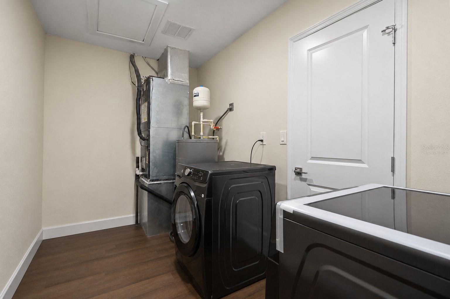 4247 Helena St Ne Property Photo 27