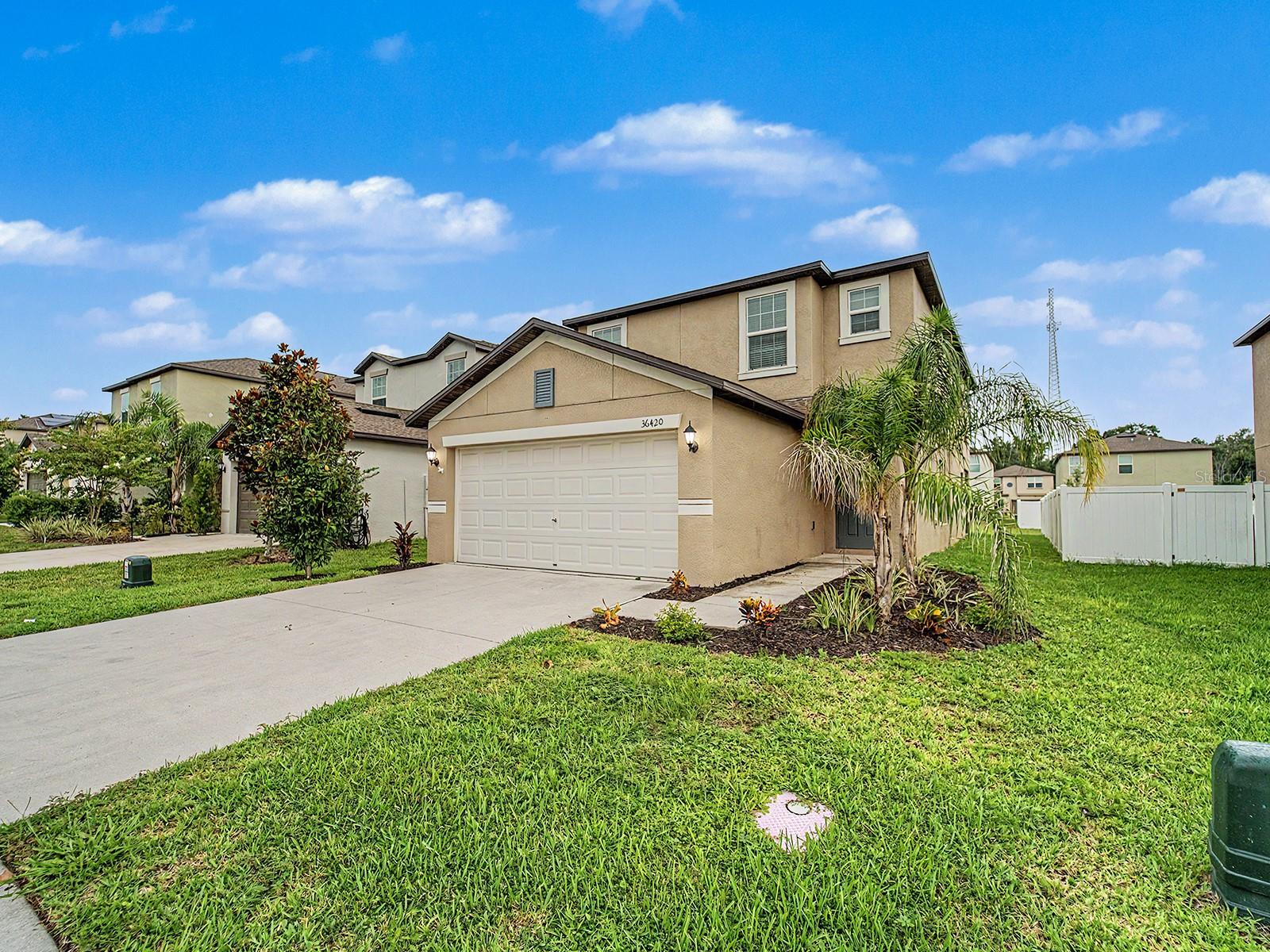 36420 Garden Wall Way Property Photo 1