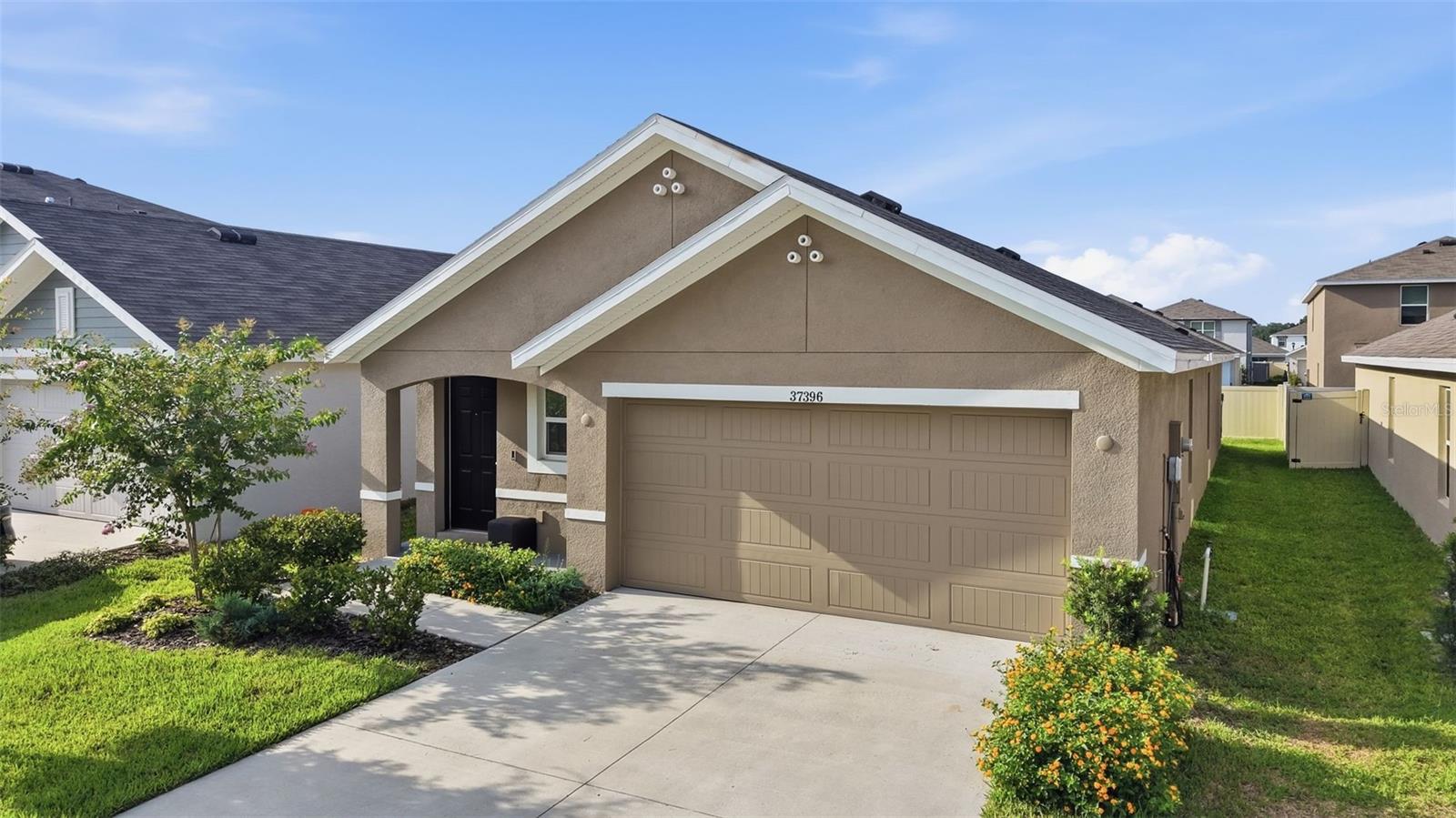37396 Sharks Eye Ln Property Photo 1