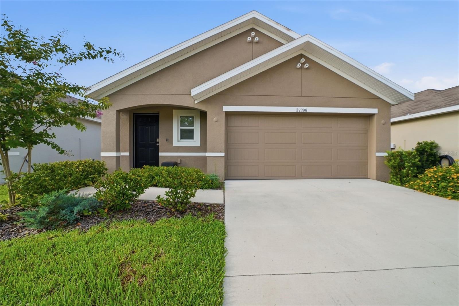 37396 Sharks Eye Ln Property Photo 2