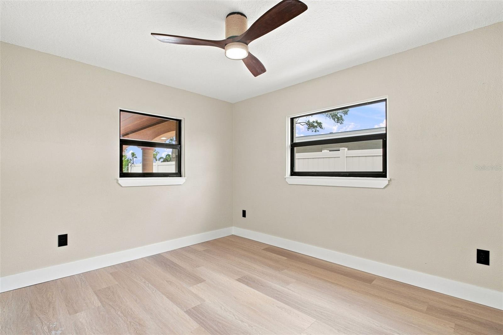 15918 Redington Dr Property Photo 30