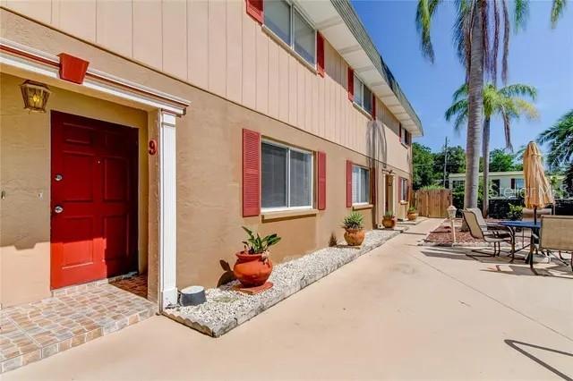 300 6TH ST N #W2 Property Photo 1