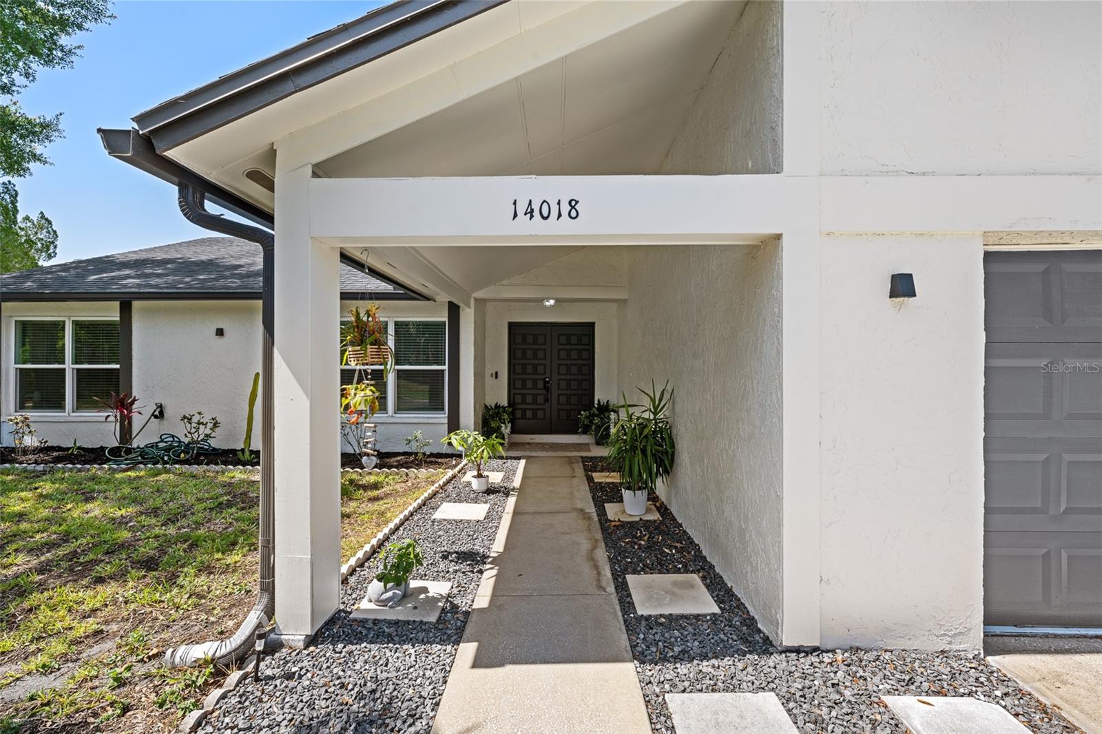 14018 Cascade Ln Property Photo 2
