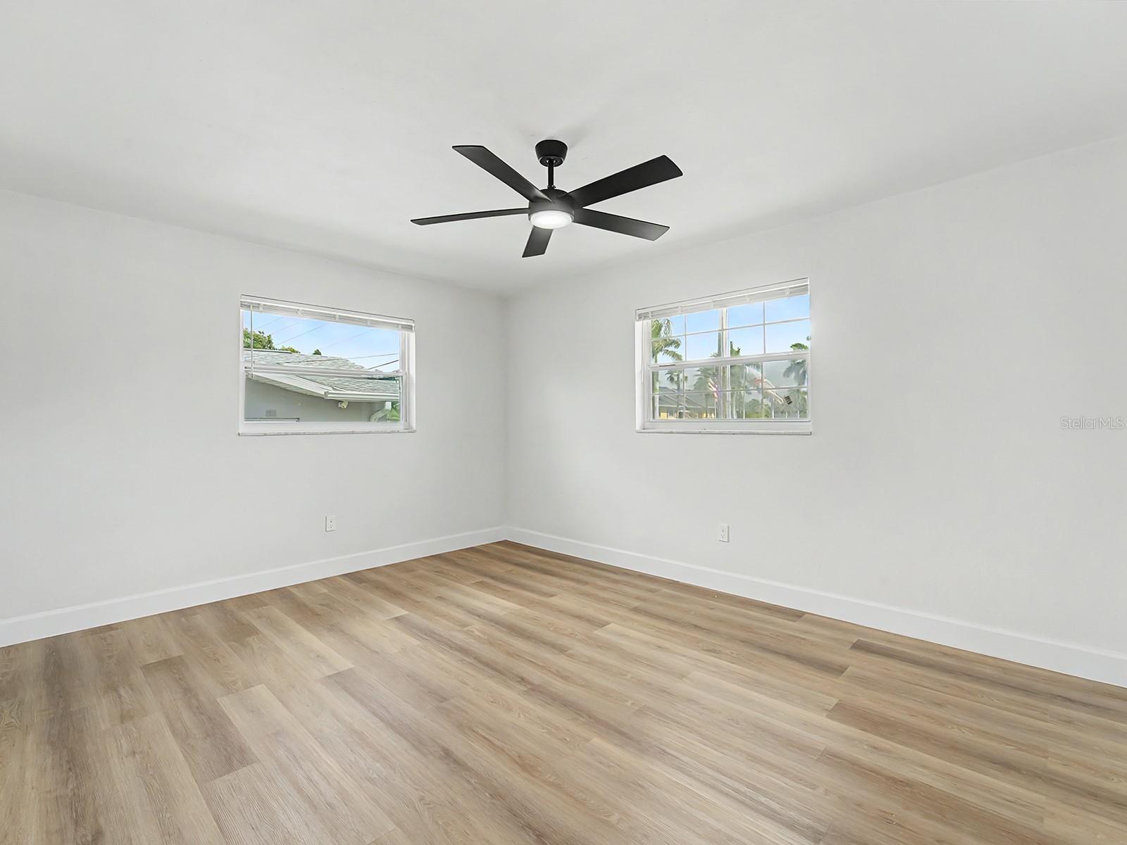1354 Rosery Rd Ne Property Photo 16