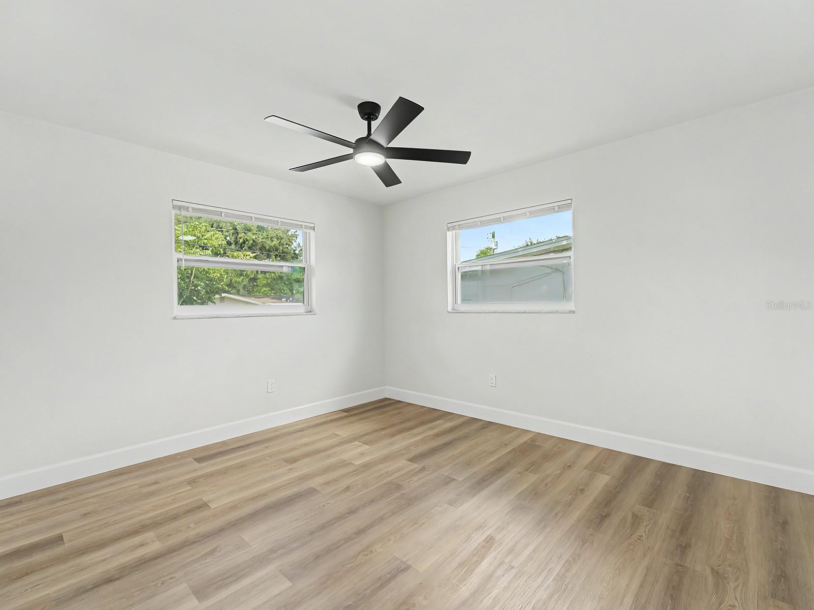 1354 Rosery Rd Ne Property Photo 18