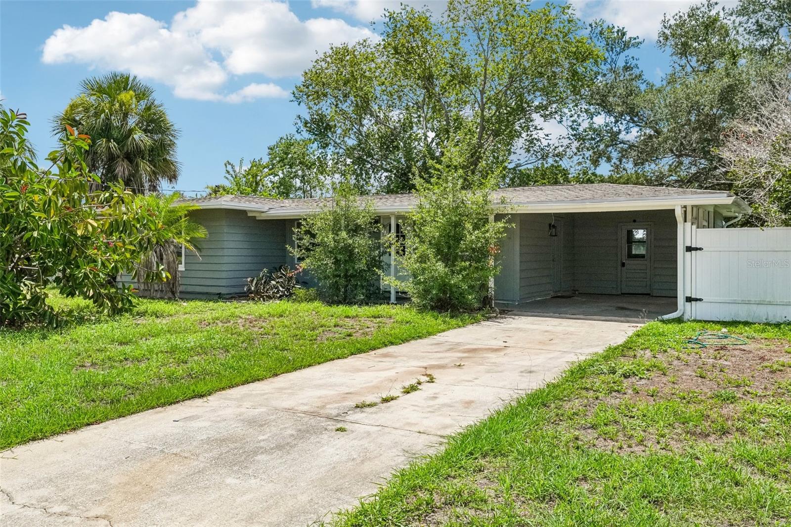 520 Fairfax Ln Property Photo 1