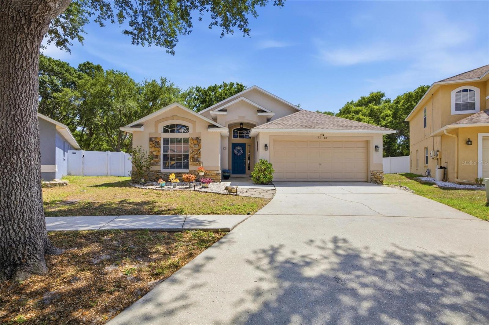 7113 Colony Pointe Dr Property Photo 2