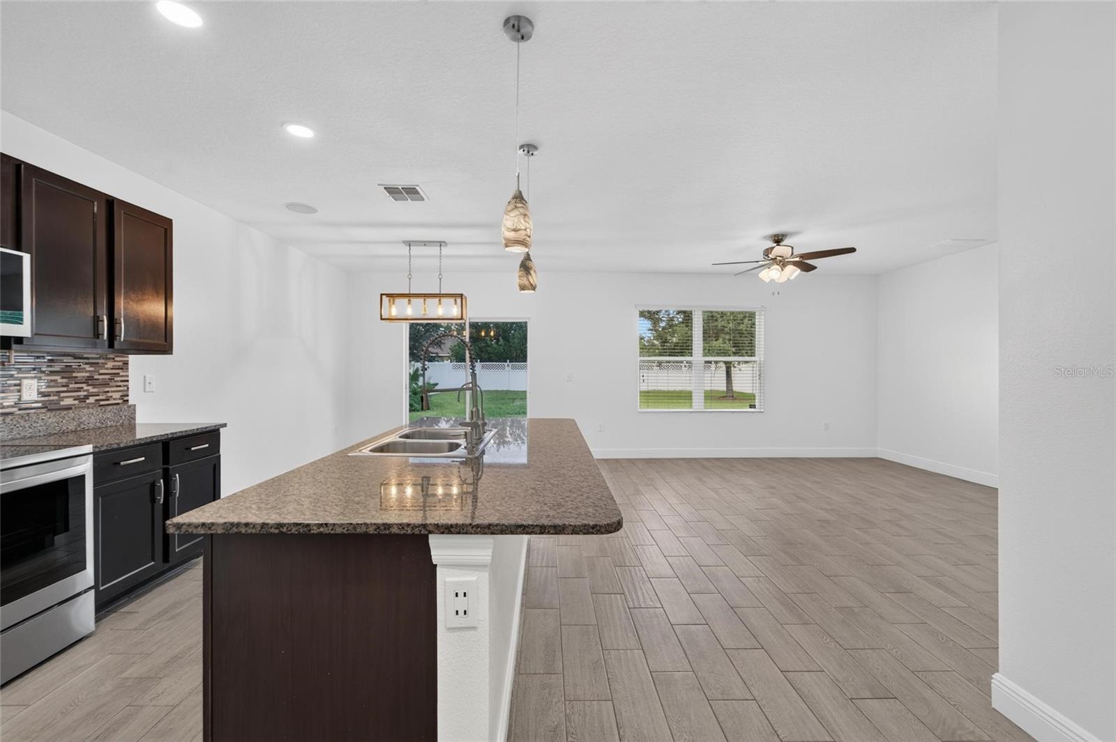 9637 Troncais Cir Property Photo 7