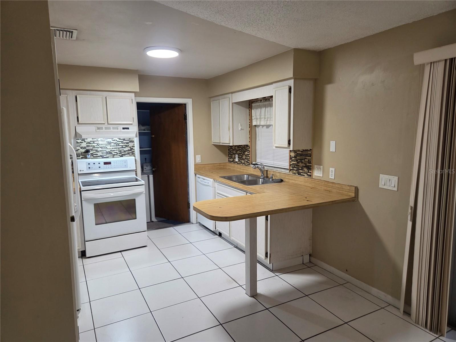 907 Cutler Dr Property Photo 5