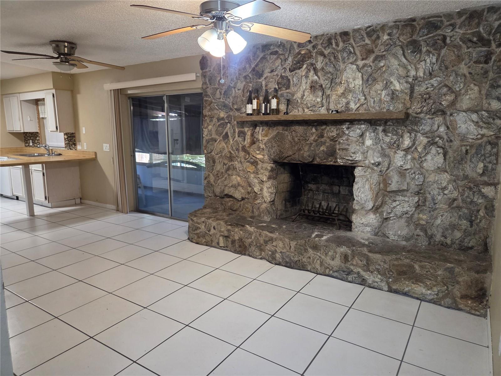 907 Cutler Dr Property Photo 7