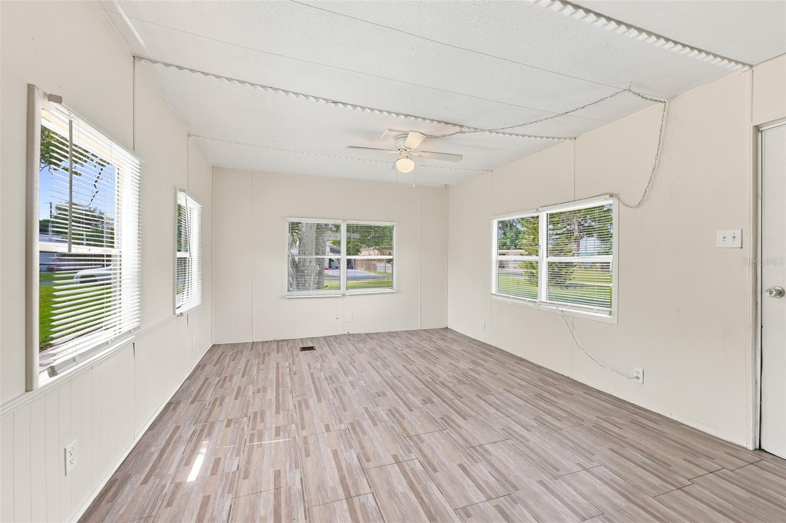 7205 Commons Blvd Property Photo 15
