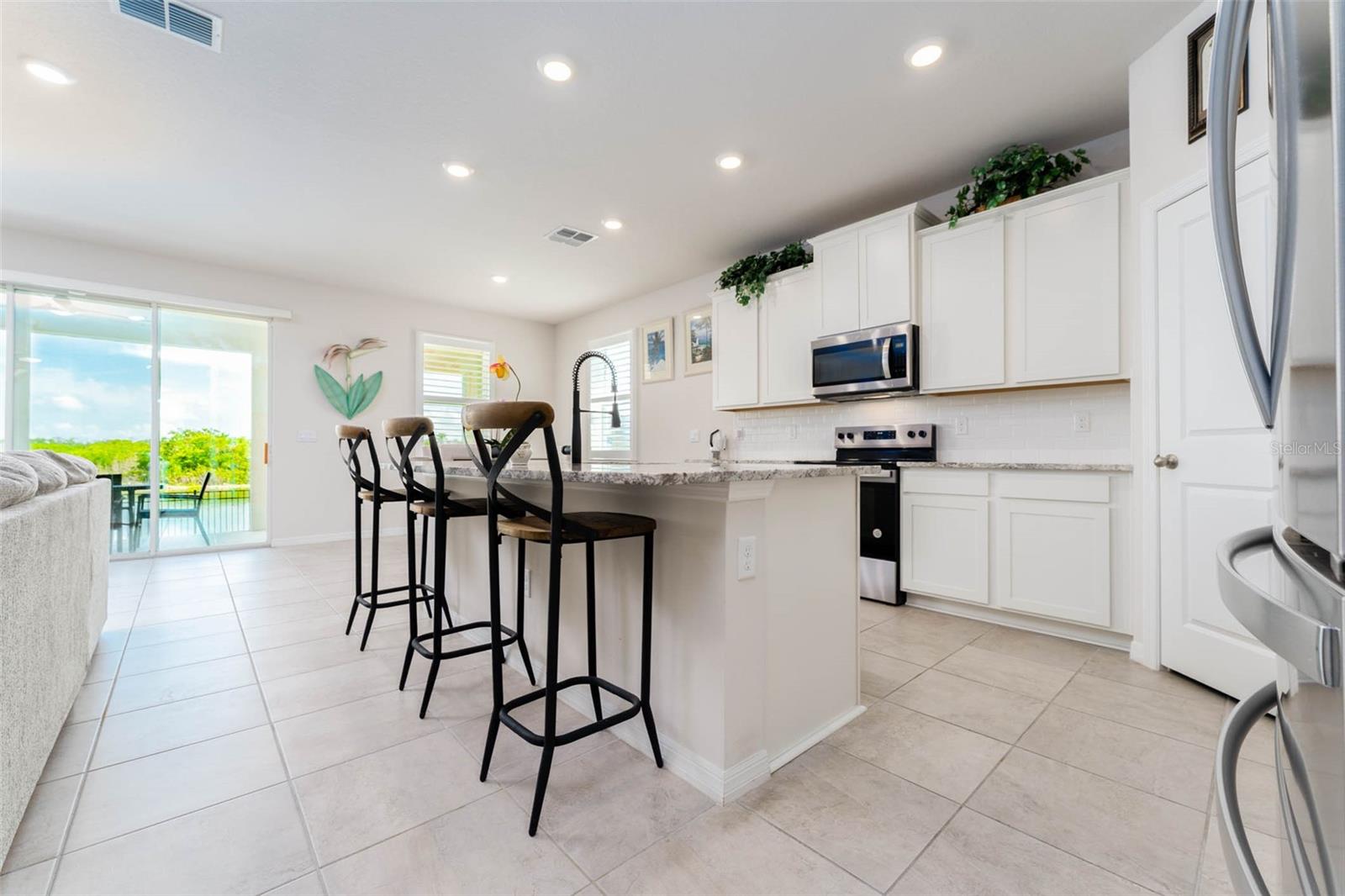 3719 Lively Coral Pl Property Photo 4
