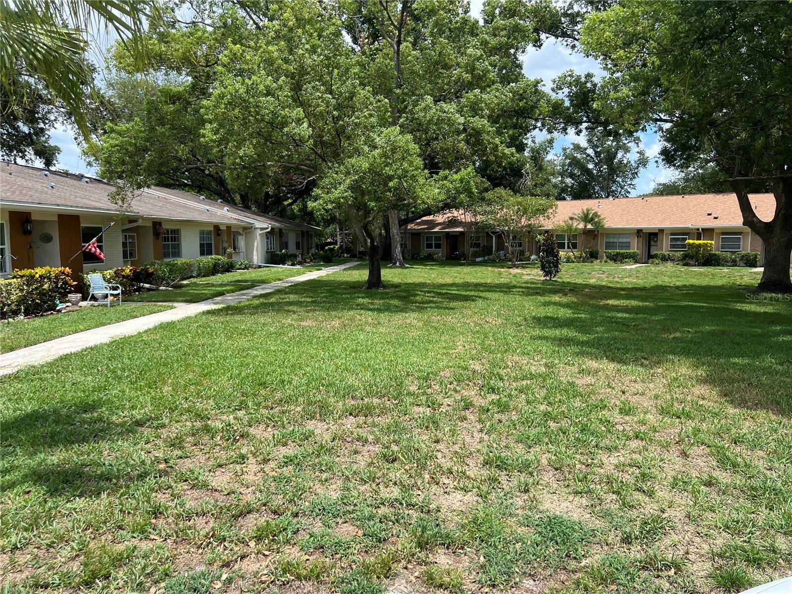 2297 Lark Cir E #c Property Photo 3