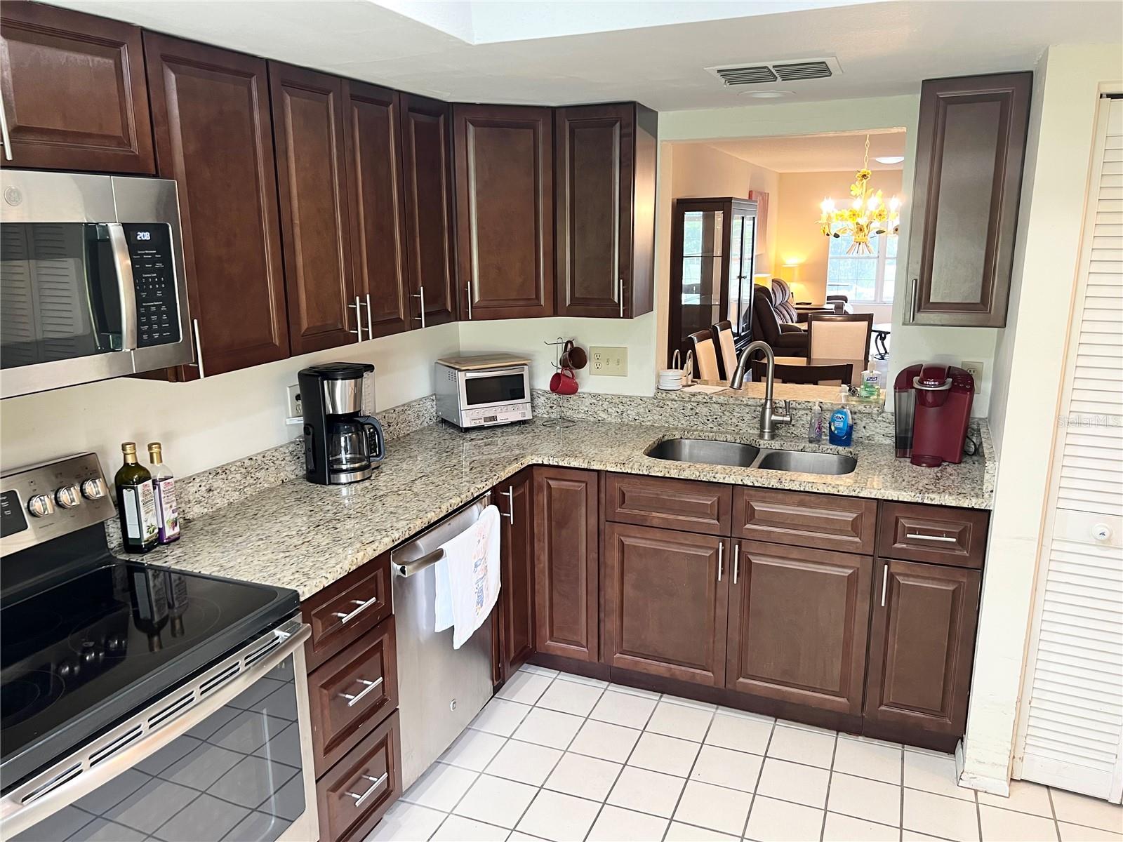 2297 Lark Cir E #c Property Photo 6
