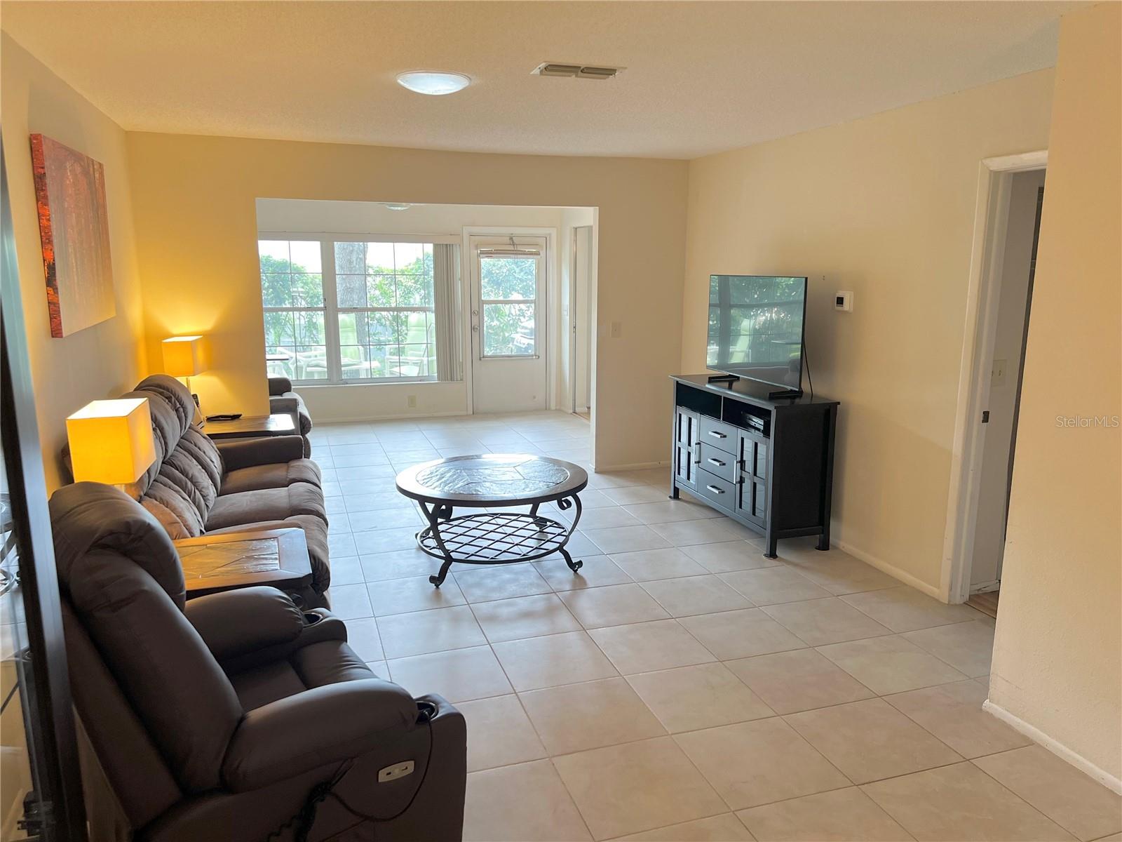 2297 Lark Cir E #c Property Photo 9