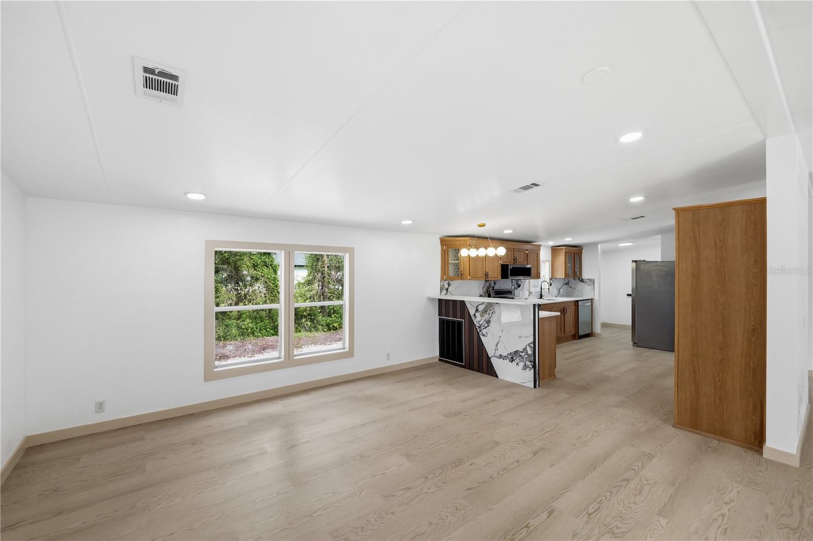 8726 N Meadowview Cir Property Photo 6
