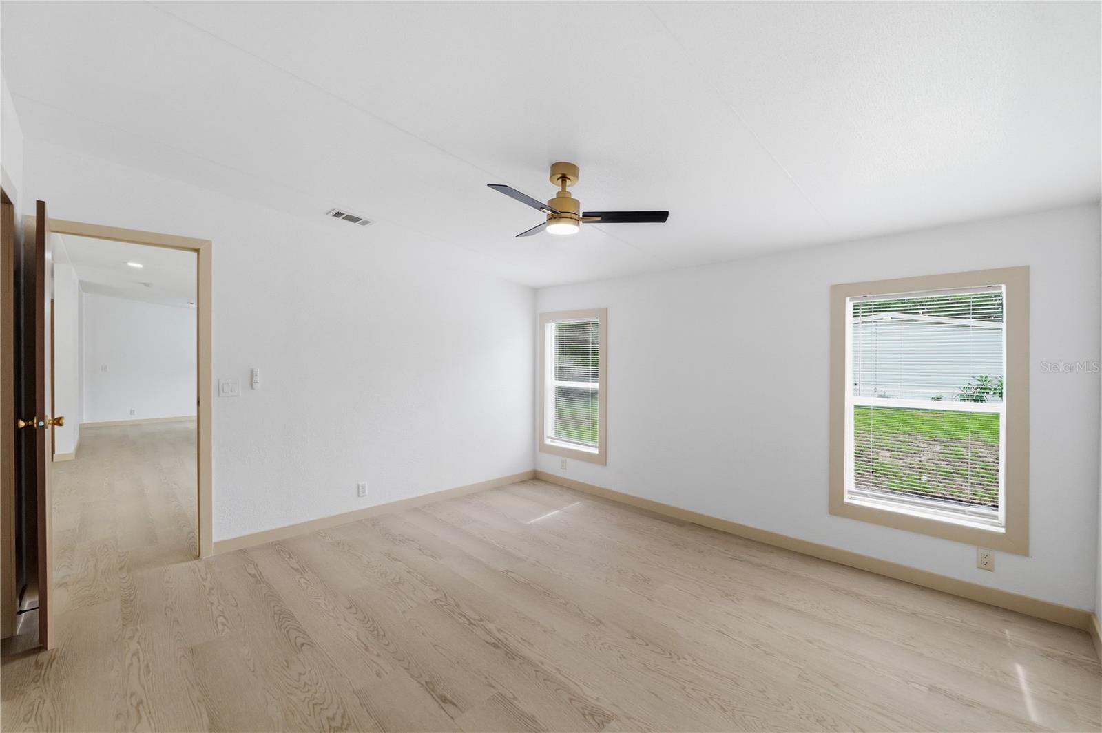 8726 N Meadowview Cir Property Photo 11