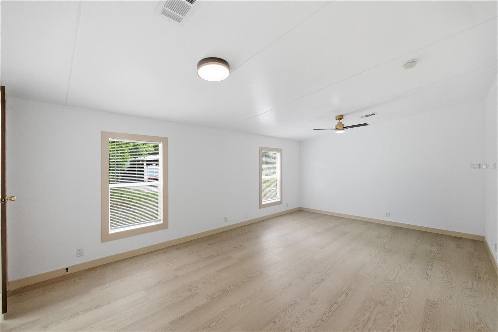 8726 N Meadowview Cir Property Photo 24