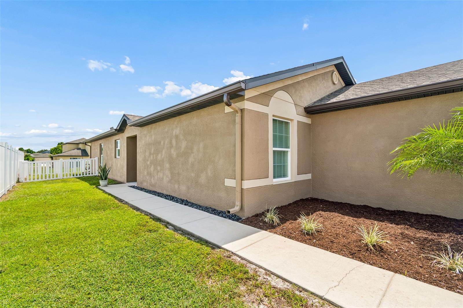 14334 Holly Hammock Ln Property Photo 9