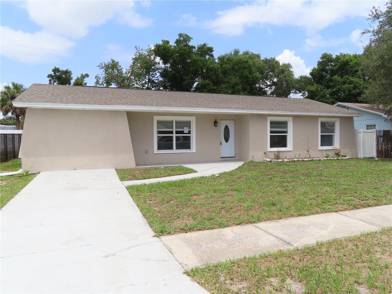 1215 WINDSOR CIR Property Photo 1