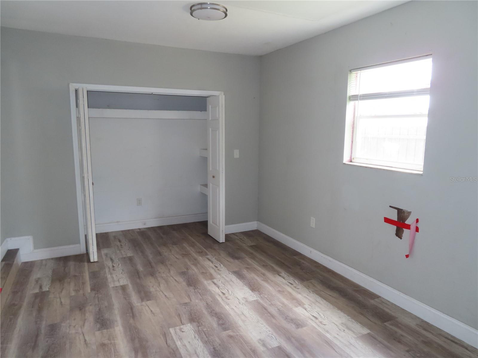 1215 Windsor Cir Property Photo 9