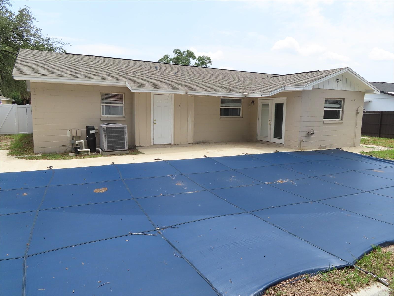 1215 Windsor Cir Property Photo 11