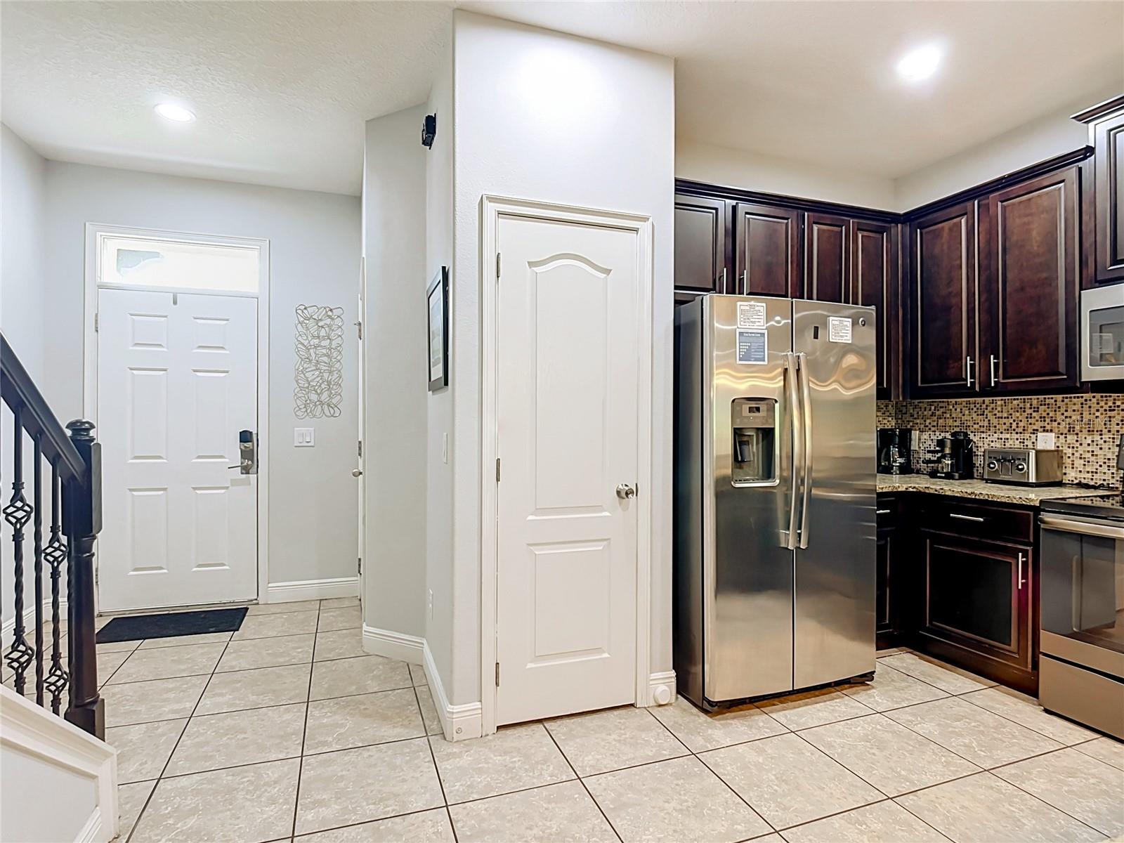 8223 Roseville Rd Property Photo 14