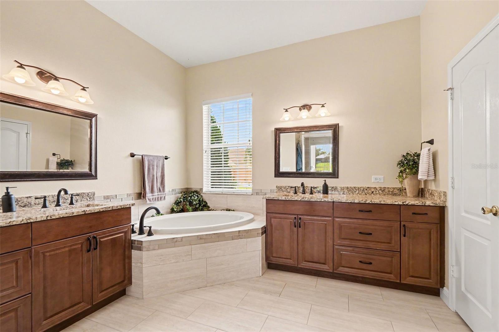 25741 Risen Star Dr Property Photo 3