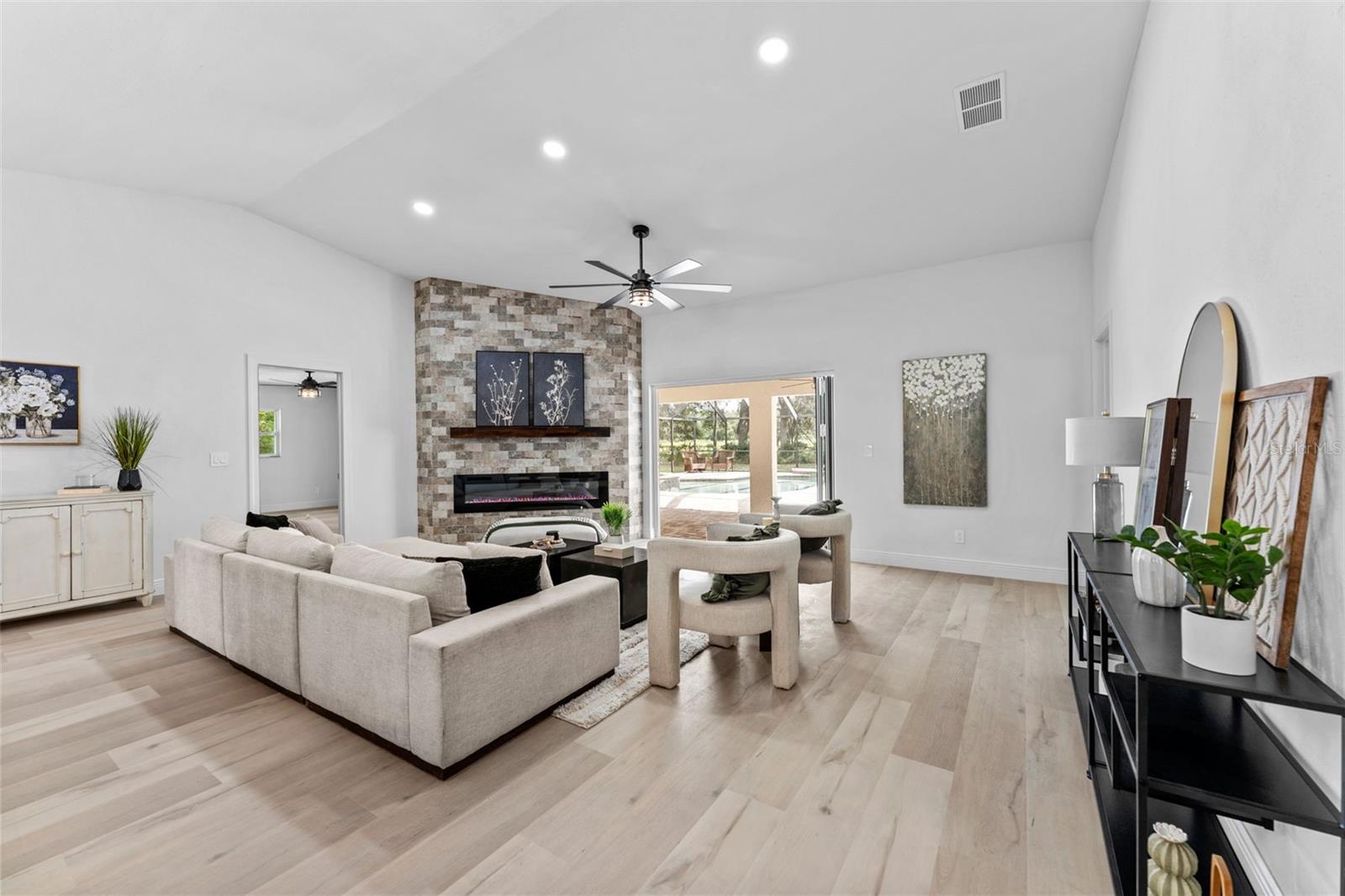 10204 Tranquil Ln Property Photo 3