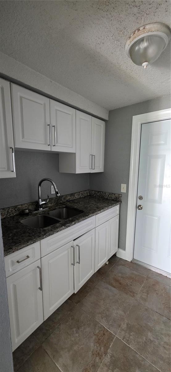1308 E Yukon St #b Property Photo 6
