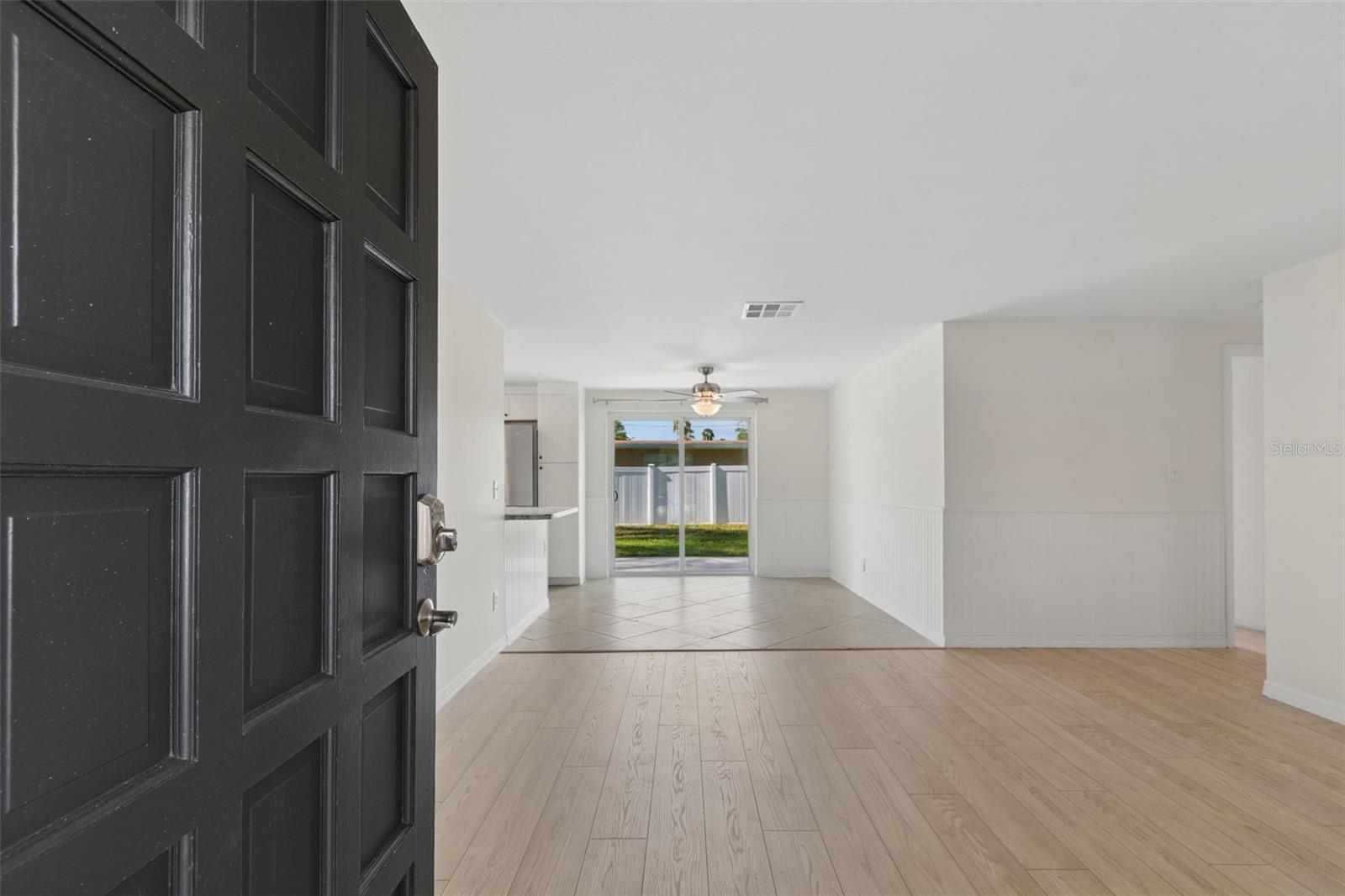 8672 78th Pl Property Photo 4