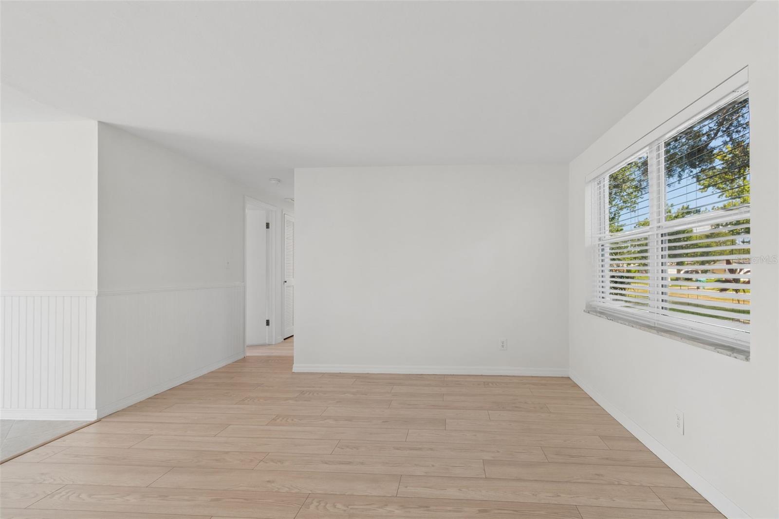 8672 78th Pl Property Photo 5
