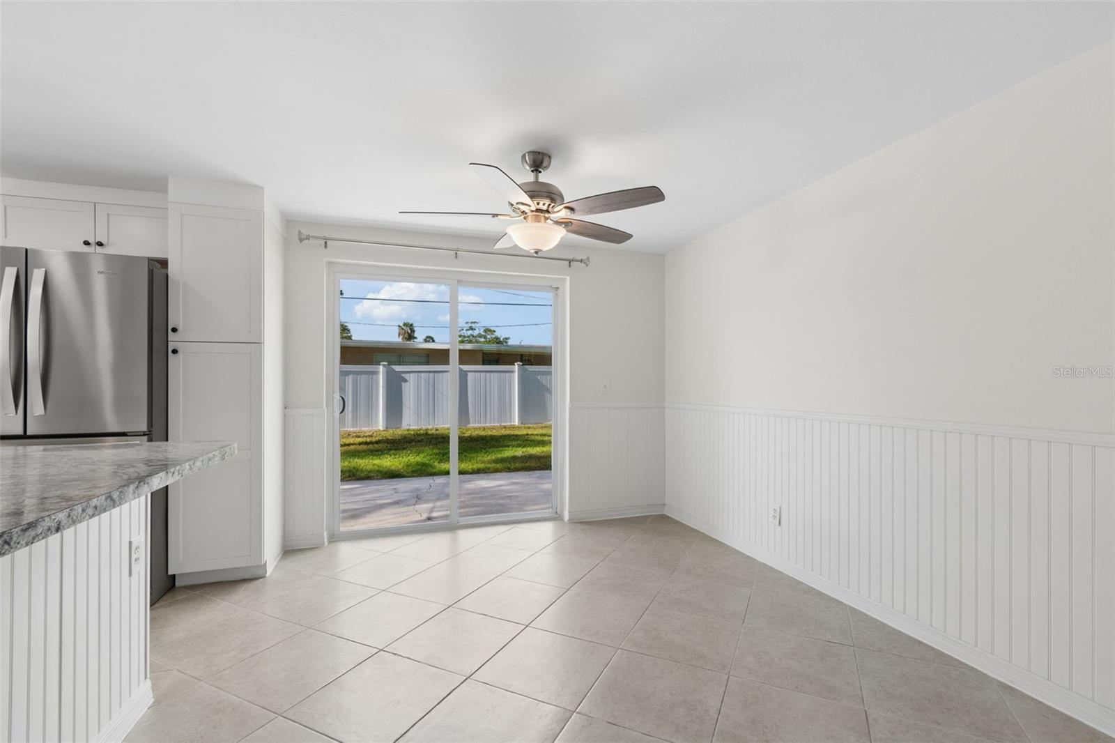 8672 78th Pl Property Photo 9