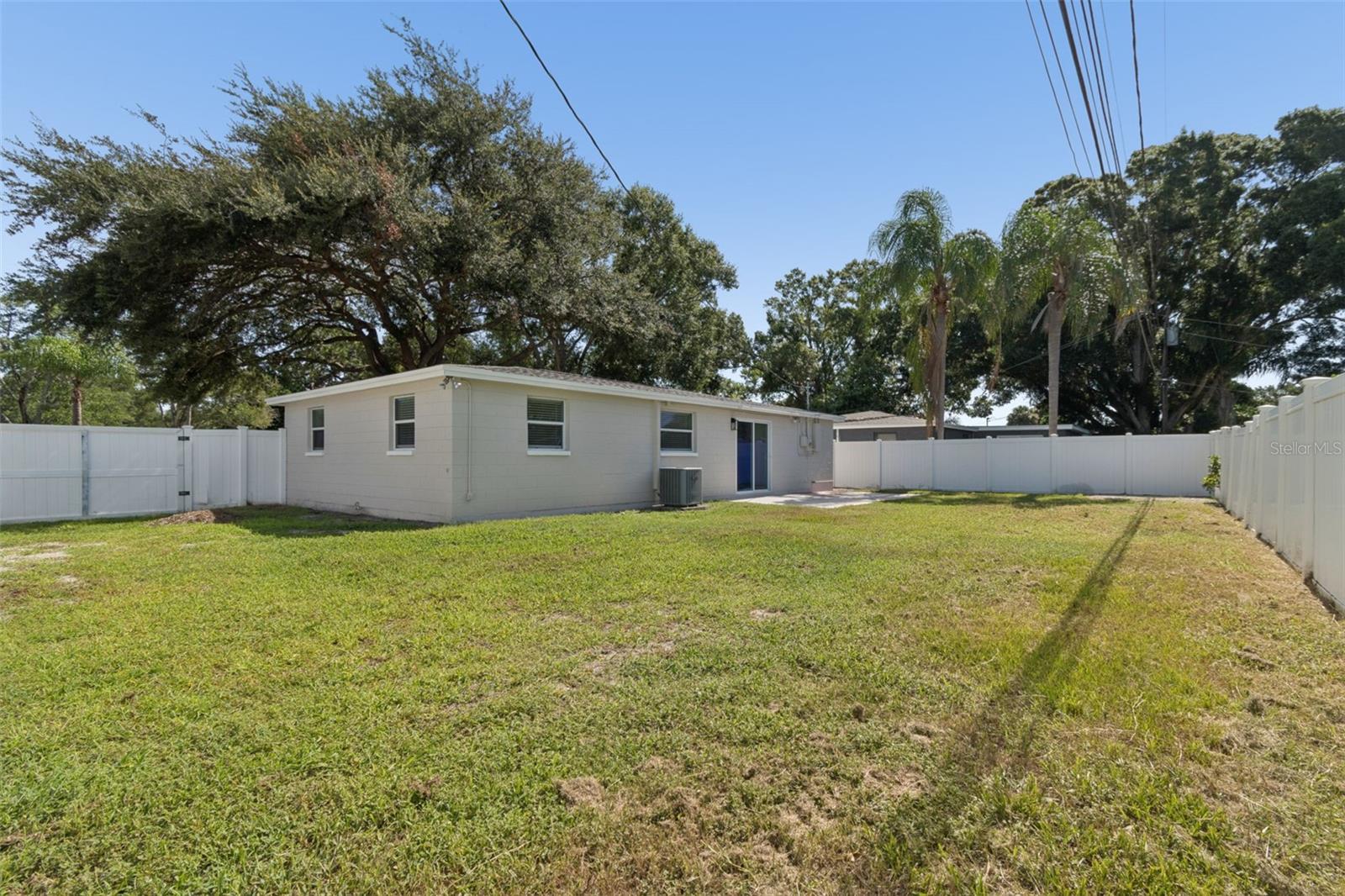 8672 78th Pl Property Photo 38