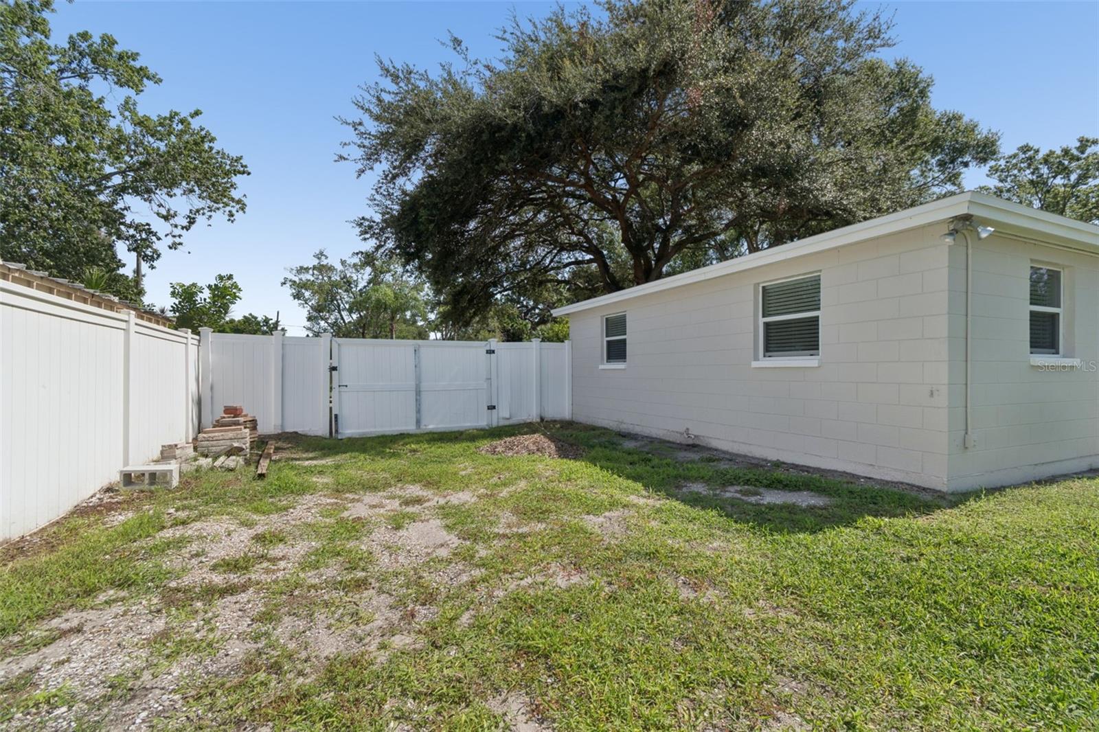 8672 78th Pl Property Photo 40