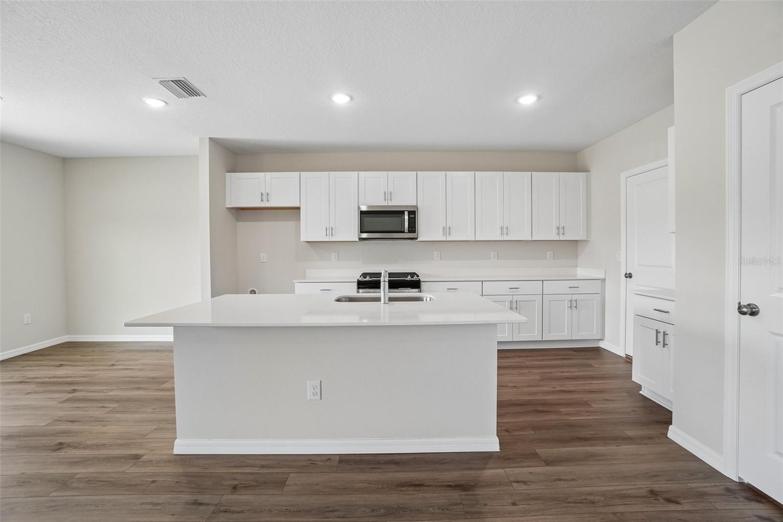 36564 Sagemoor Dr Property Photo 2