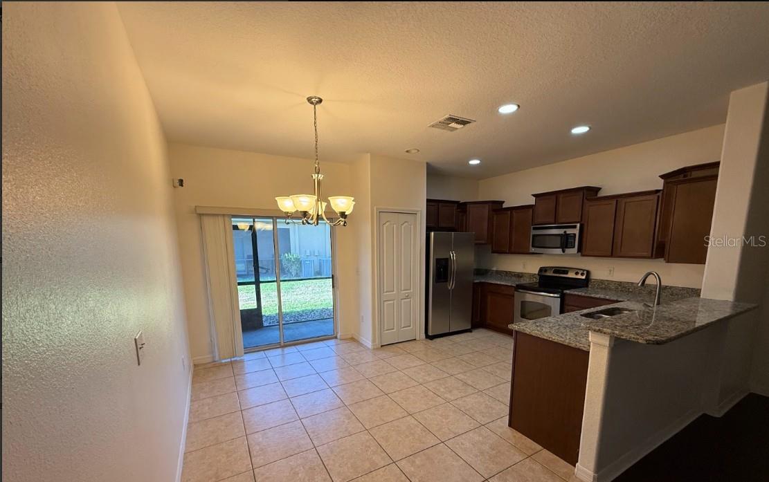 2807 Lantern Hill Ave Property Photo 4
