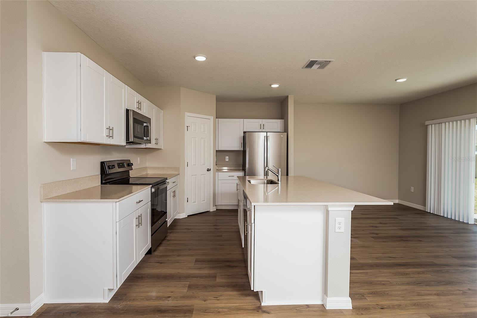 9092 Belleview Forest Pass Property Photo 9