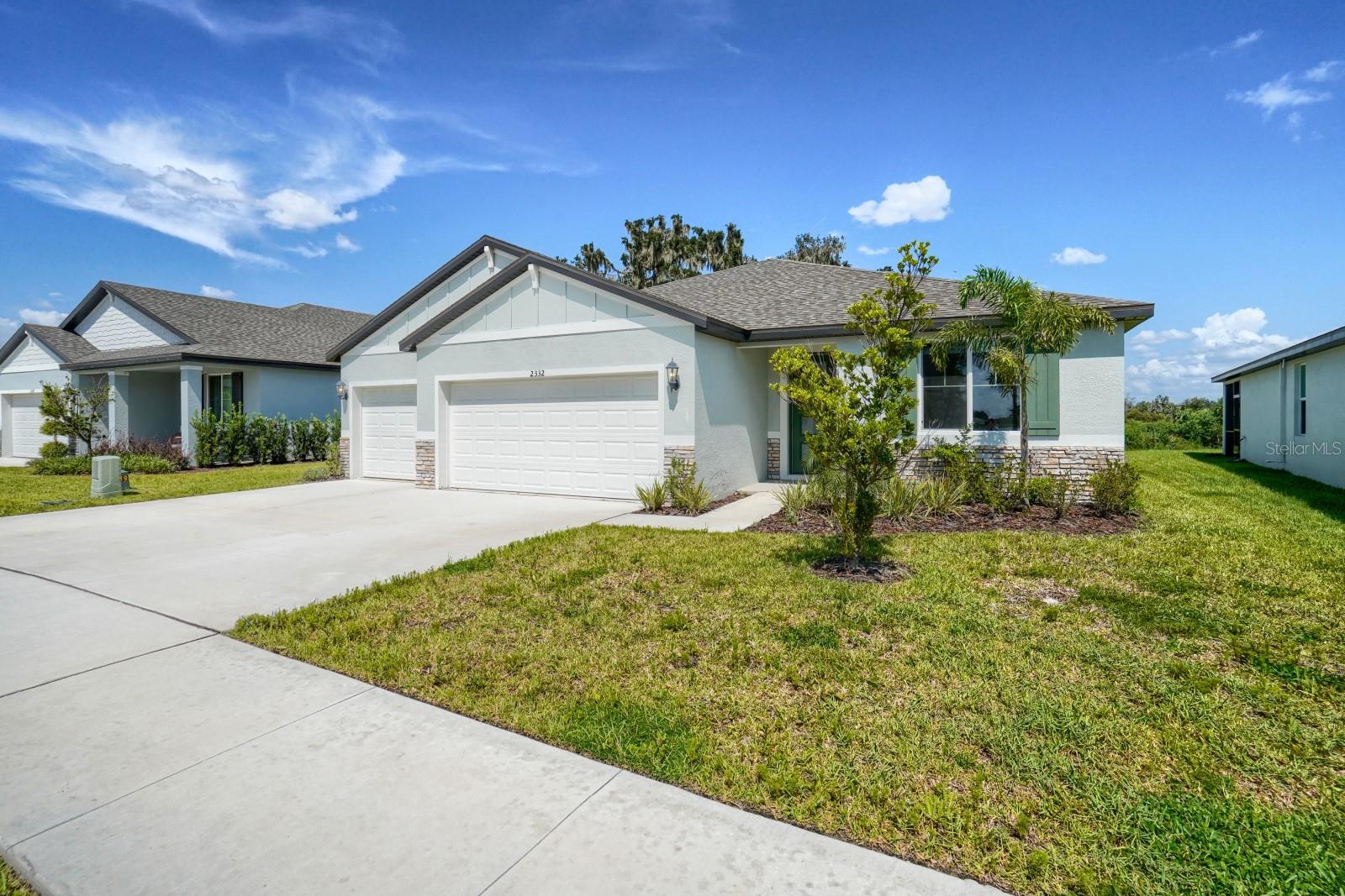 2332 Citrus Bloom Dr Property Photo 2